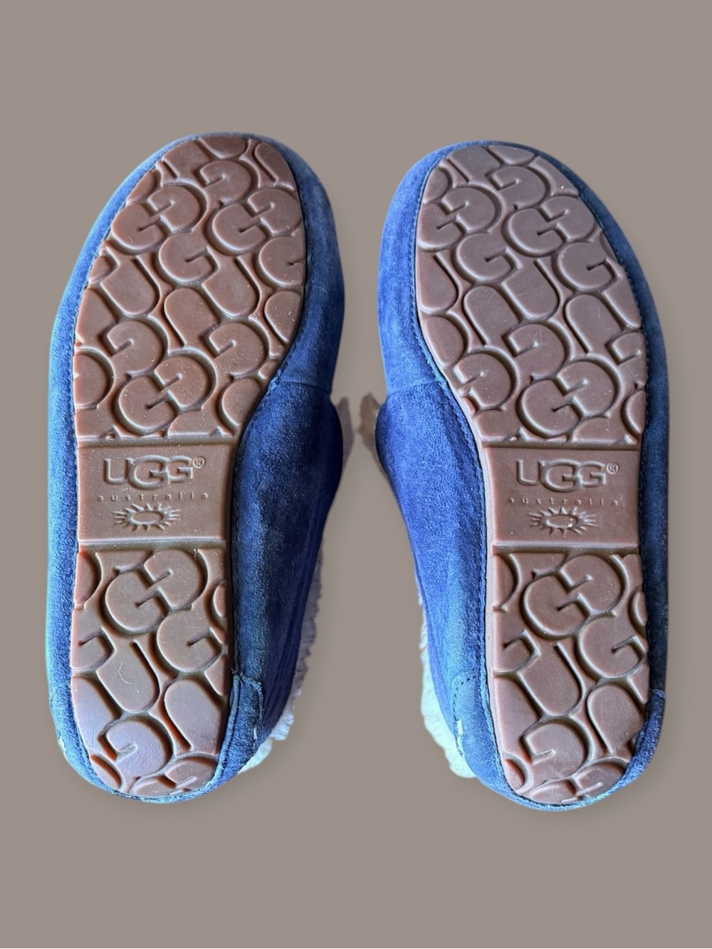 UGG Women’s Alena Slipper / Moccasin Versatile Worn Up or Down - Picture 6 of 12